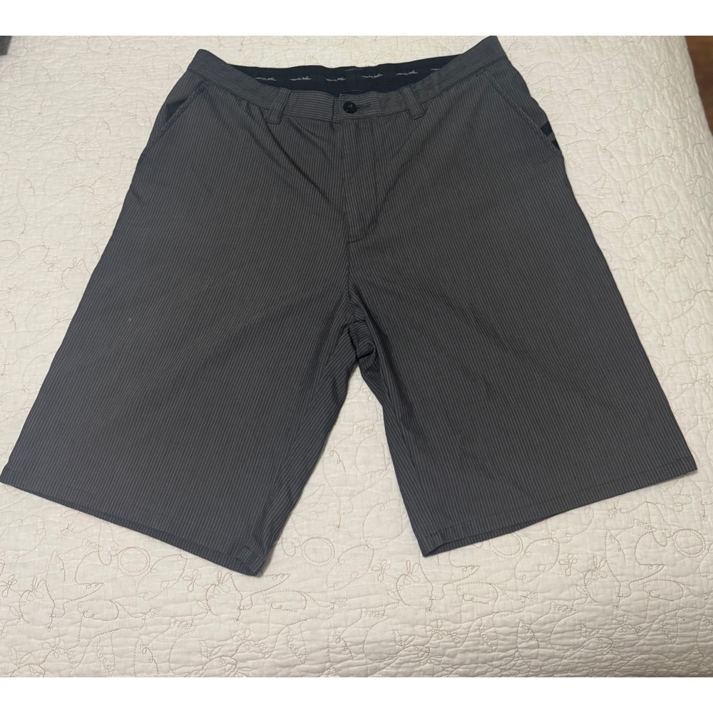 Travis Mathew 36 Monroe Short pinstripe gray stretch golf 36x10 poly